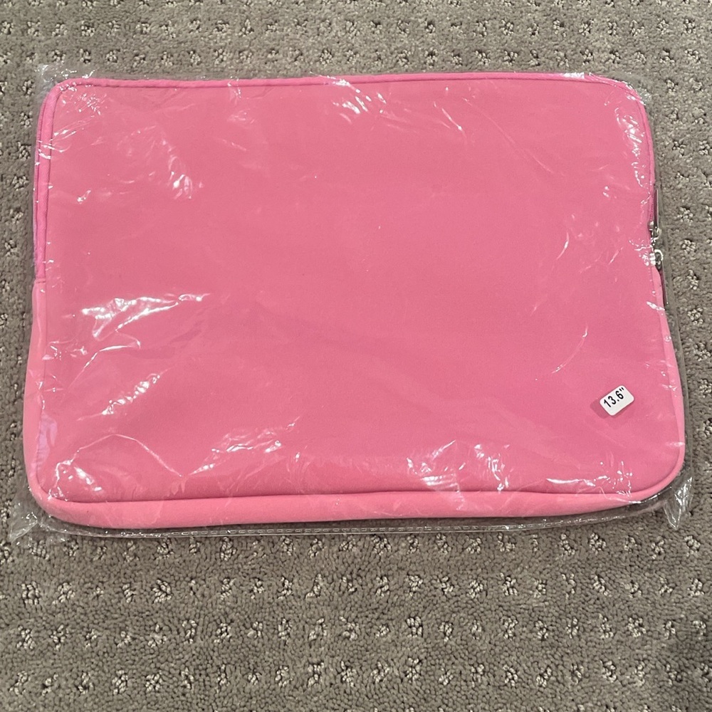 hot pink laptop pouch